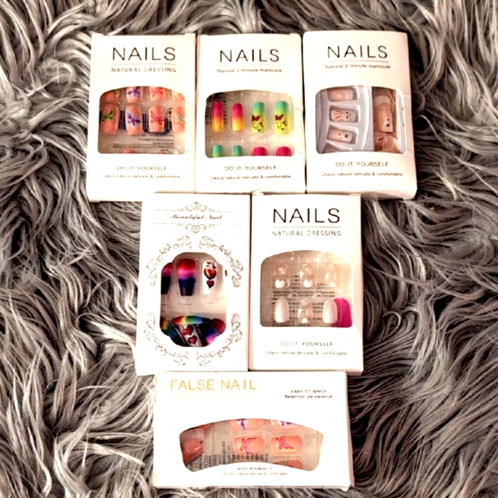 NWT 6Piece Acrylic Nail Set